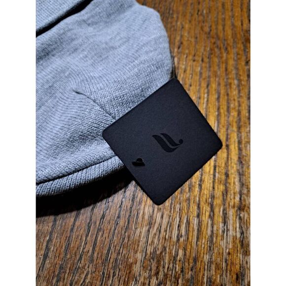 New Unisex Fabletics Alpine Beanie Heather Grey Hat Cap NWT - Picture 6 of 6